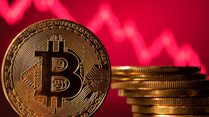 Giá Bitcoin giảm mạnh, vốn hóa tiền giảm còn 635 tỉ USD