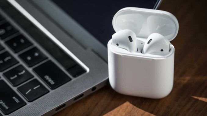Làm thế nào để kết nối tai nghe Apple AirPods trên máy tính?