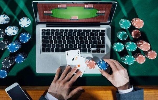 Bắt giữ 6 đối tượng đánh bạc qua mạng với số tiền lên đến 20 tỷ đồng tại Hà Nam